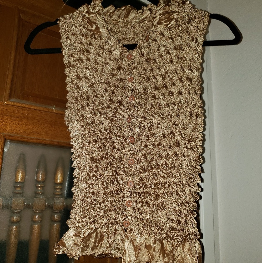 Golden/tan stretch shirt